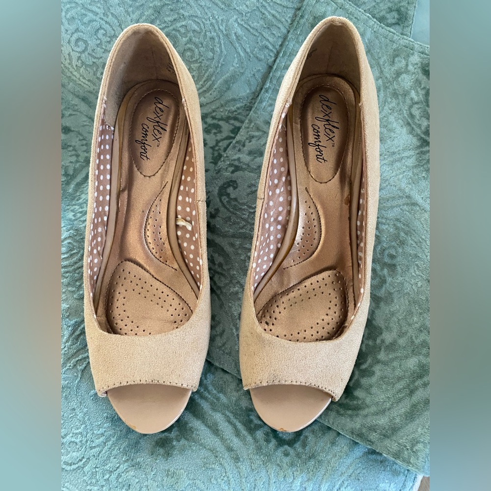 Dexflex Comfort Tan Peep Toe wedge Heels